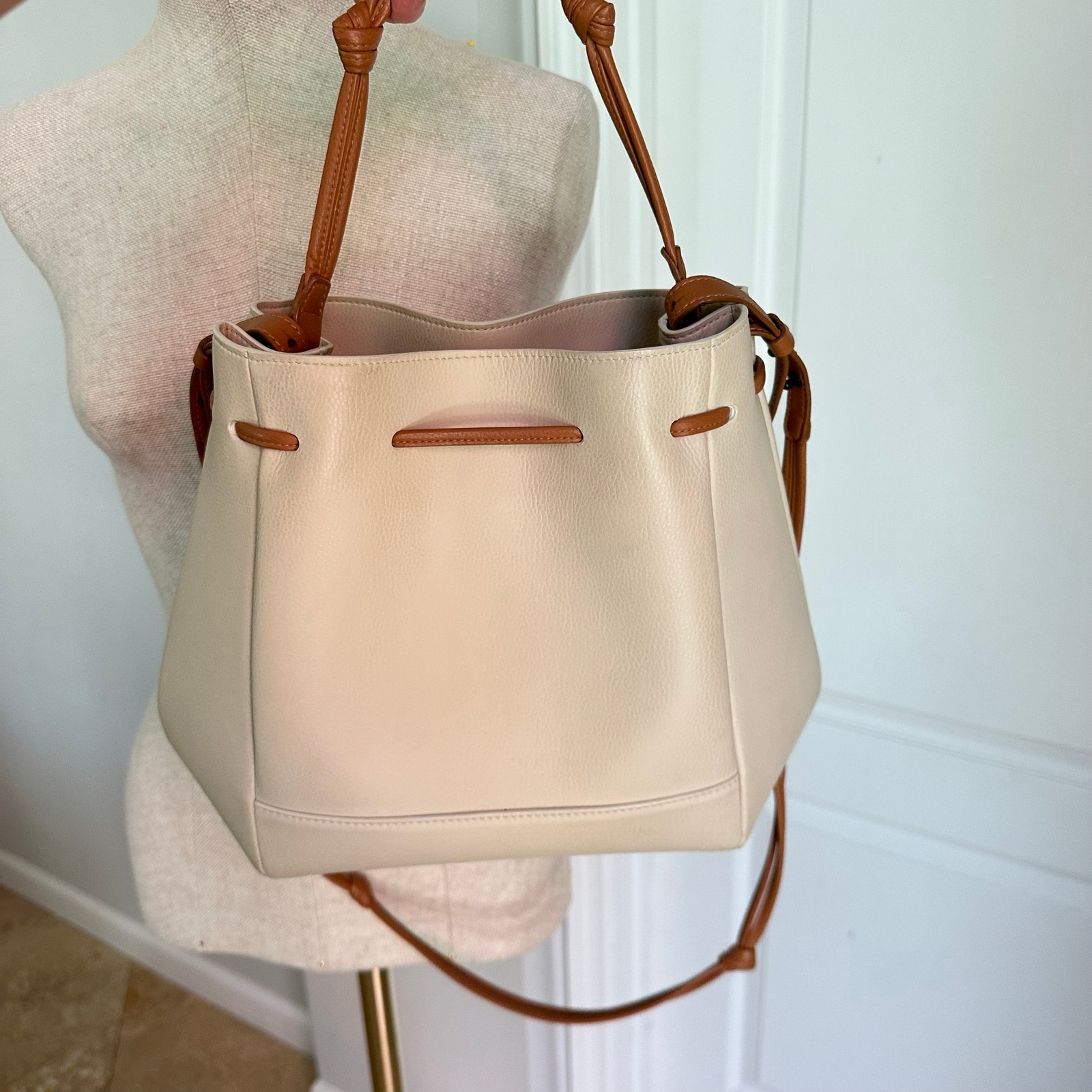 Von Holzhausen The Bucket Crossbody — image 6 of 8